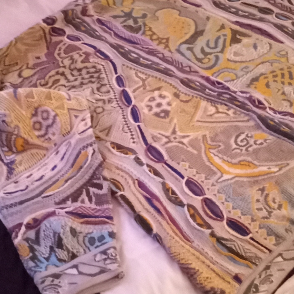 Coogi - Picture 7 of 8